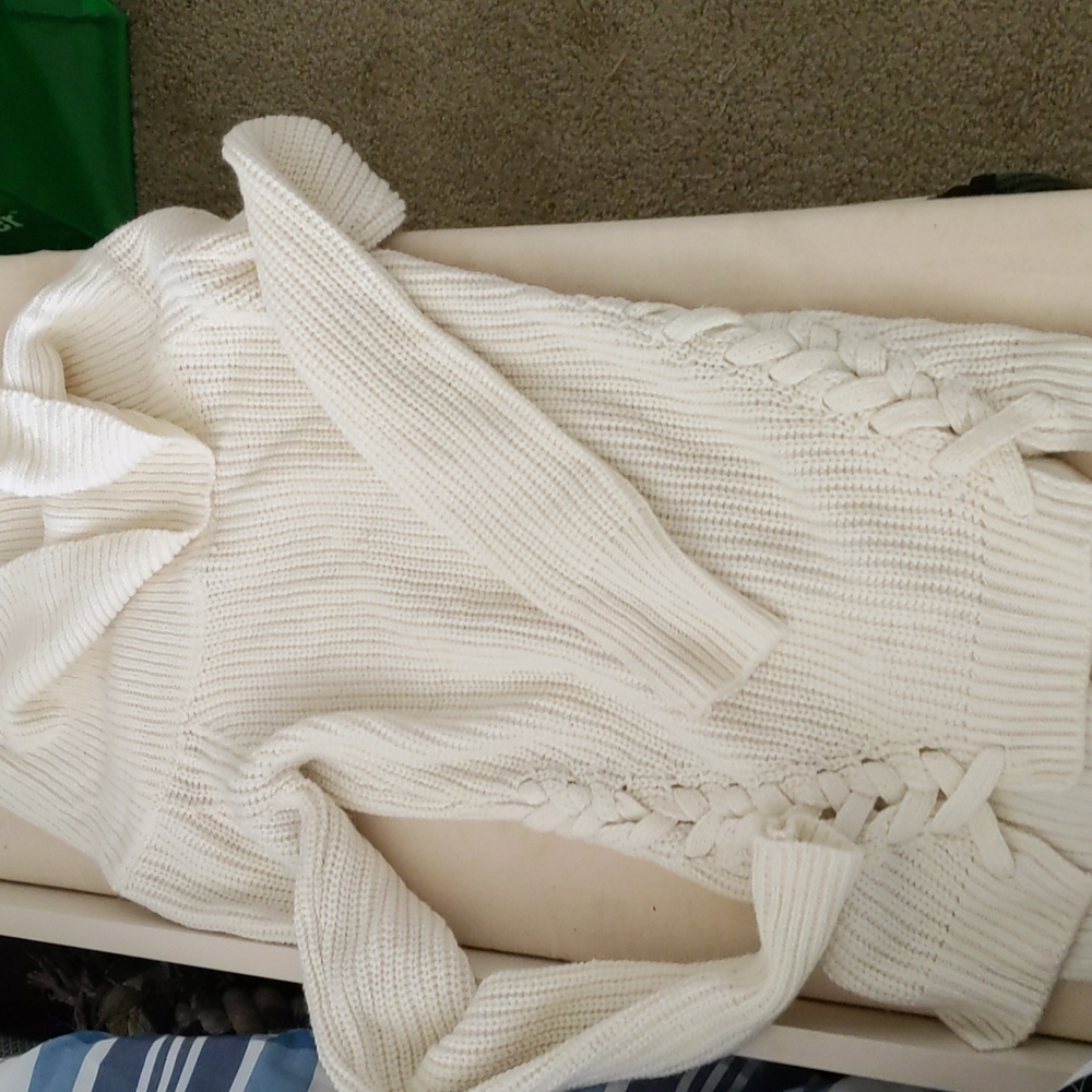No boundaries small cream sweater with laced sides